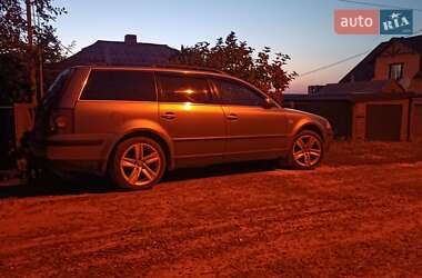 Универсал Volkswagen Passat 2003 в Южном