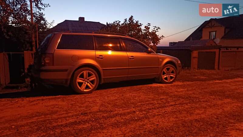 Универсал Volkswagen Passat 2003 в Южном