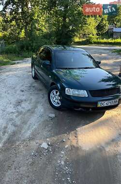 Седан Volkswagen Passat 1997 в Львове