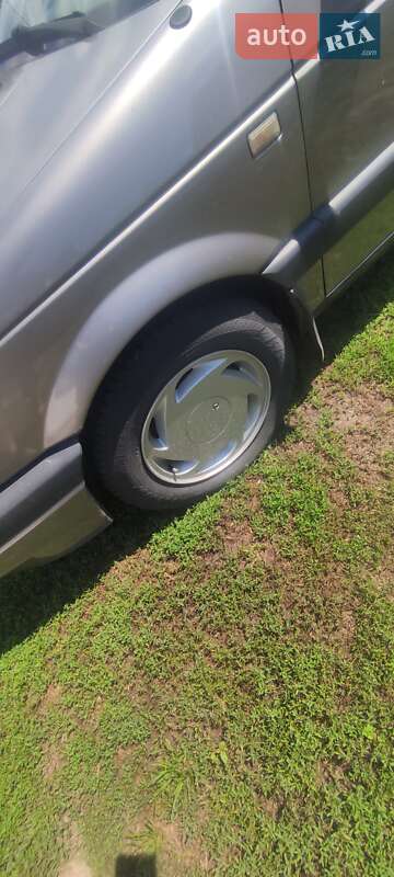 Седан Volkswagen Passat 1992 в Переяславе