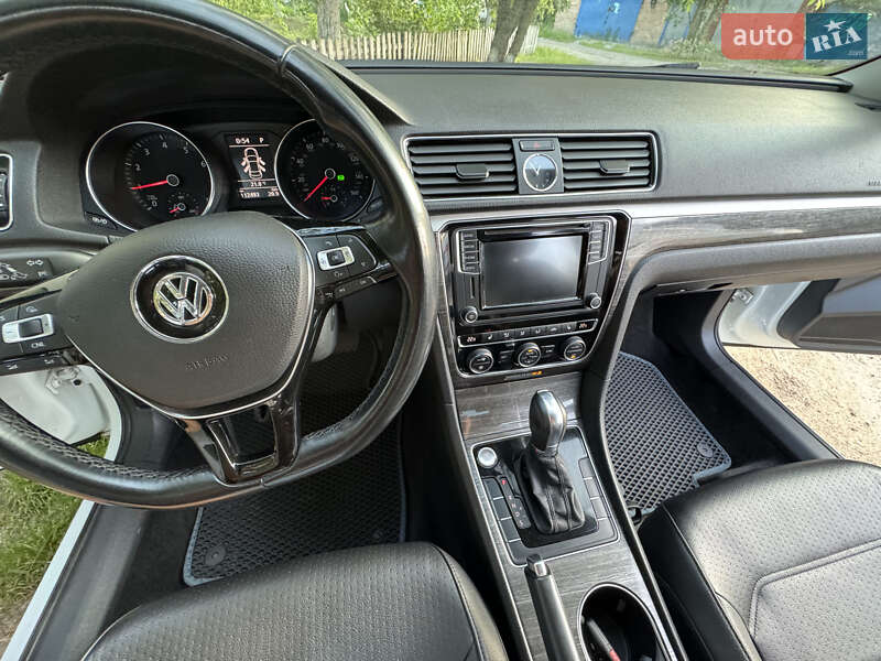 Седан Volkswagen Passat 2016 в Пирятине