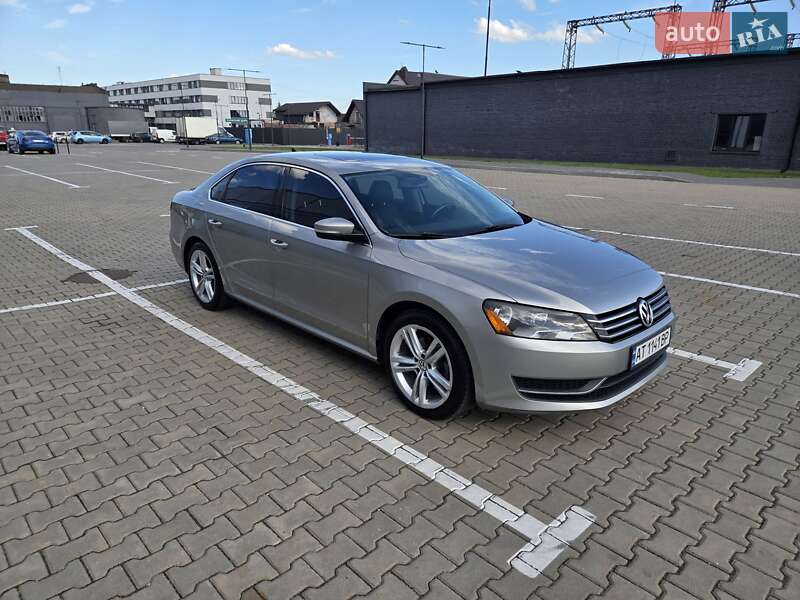 Седан Volkswagen Passat 2013 в Ивано-Франковске