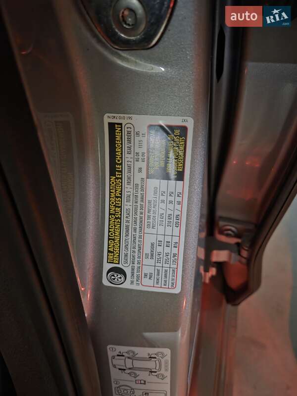 Седан Volkswagen Passat 2013 в Ивано-Франковске