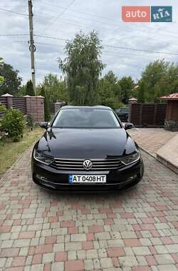 Седан Volkswagen Passat 2015 в Калуше