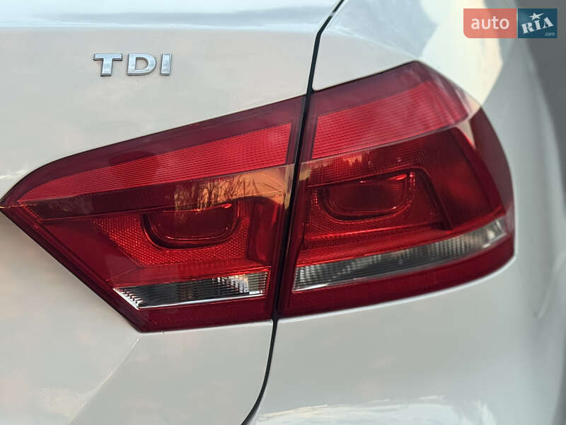 Седан Volkswagen Passat 2015 в Дрогобыче
