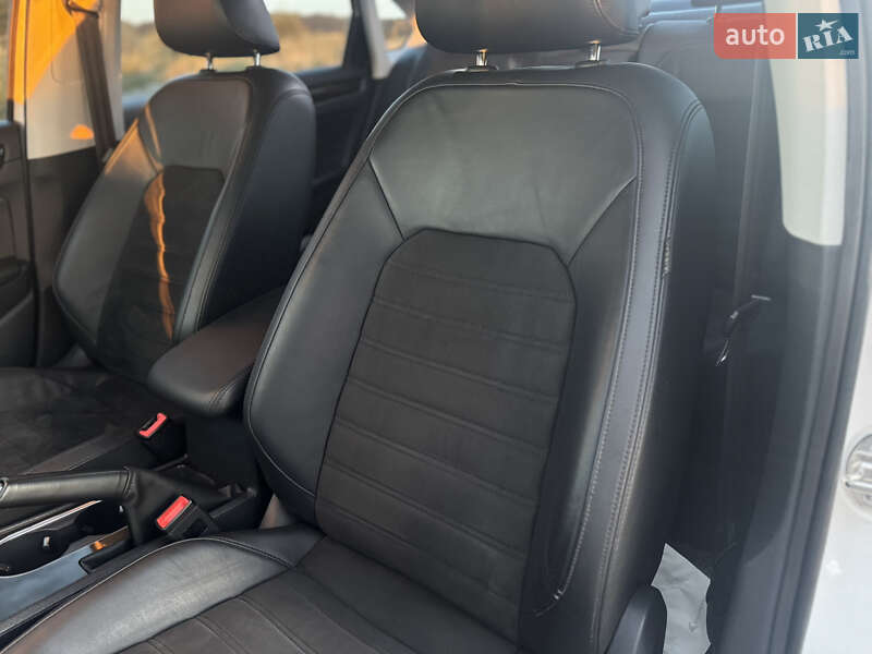 Седан Volkswagen Passat 2015 в Дрогобыче