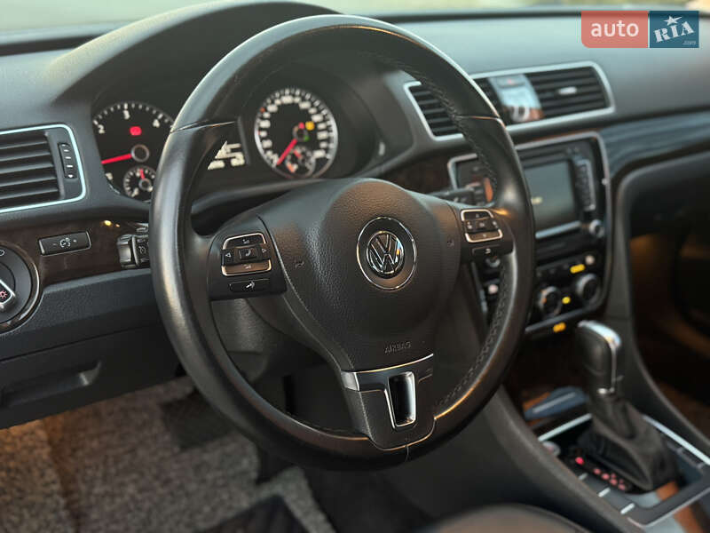 Седан Volkswagen Passat 2015 в Дрогобыче