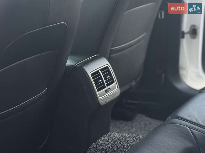 Седан Volkswagen Passat 2015 в Дрогобыче