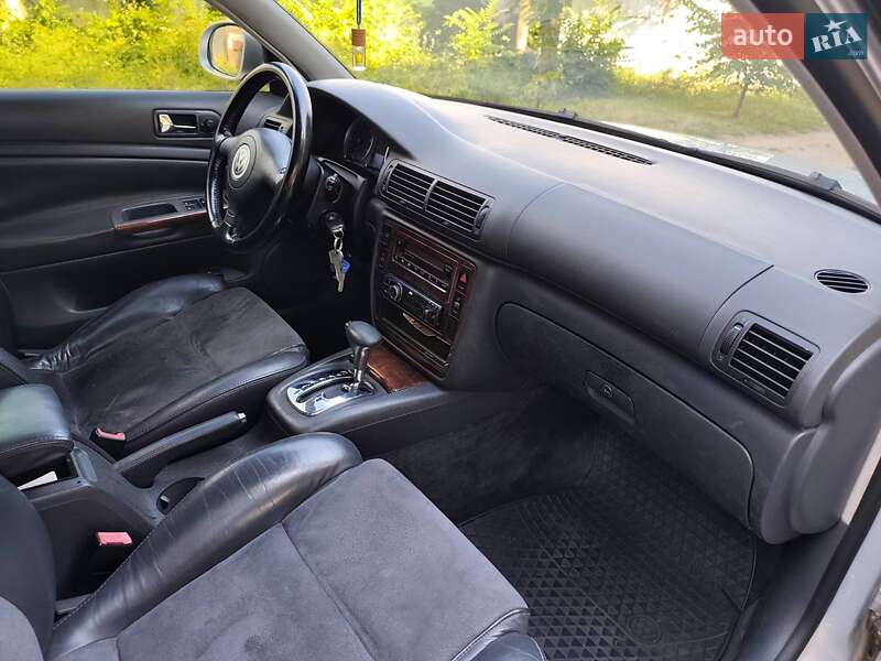 Седан Volkswagen Passat 2004 в Дніпрі