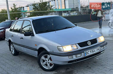 Седан Volkswagen Passat 1996 в Львове