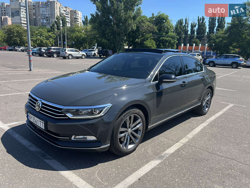 Седан Volkswagen Passat 2017 в Одессе