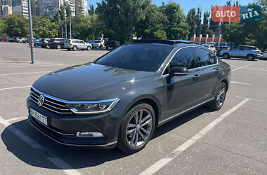 Седан Volkswagen Passat 2017 в 