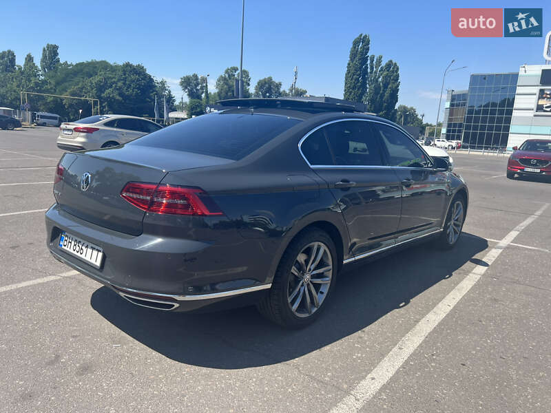 Седан Volkswagen Passat 2017 в Одессе