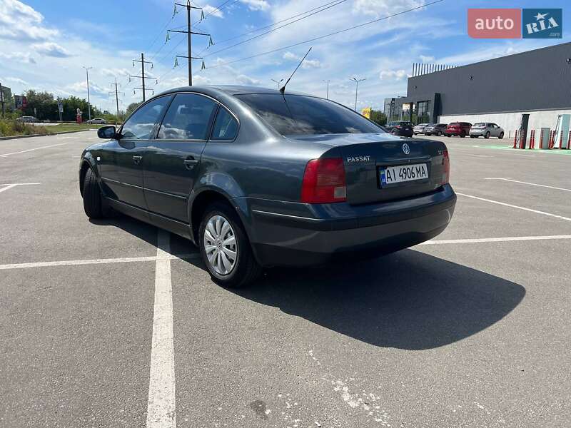 Седан Volkswagen Passat 2000 в Бучі