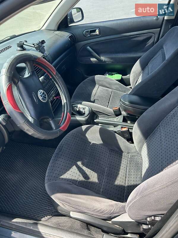 Седан Volkswagen Passat 2000 в Бучі