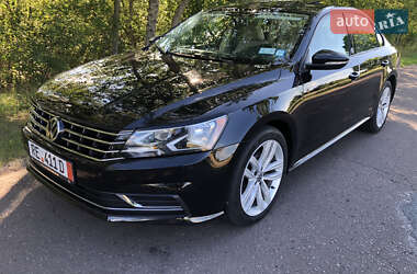 Седан Volkswagen Passat 2019 в Ровно