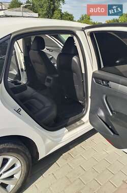 Седан Volkswagen Passat 2012 в 