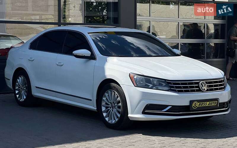 Седан Volkswagen Passat 2015 в Ивано-Франковске
