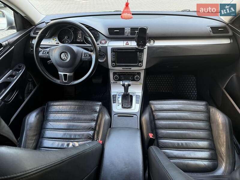 Універсал Volkswagen Passat 2010 в Львові
