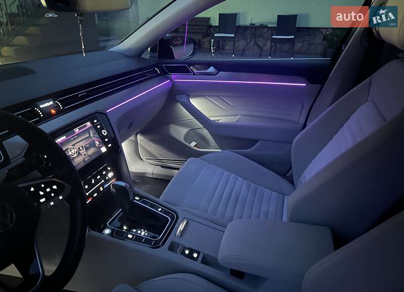 Седан Volkswagen Passat 2020 в Львове
