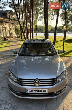 Седан Volkswagen Passat 2011 в Киеве
