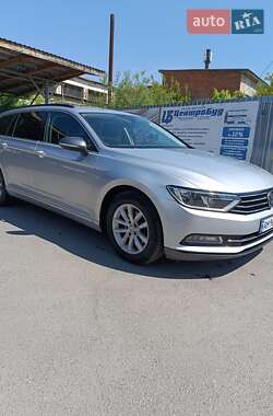 Універсал Volkswagen Passat 2019 в Звягелі