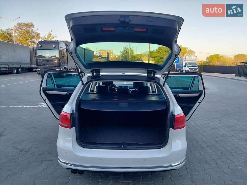 Универсал Volkswagen Passat 2013 в Одессе