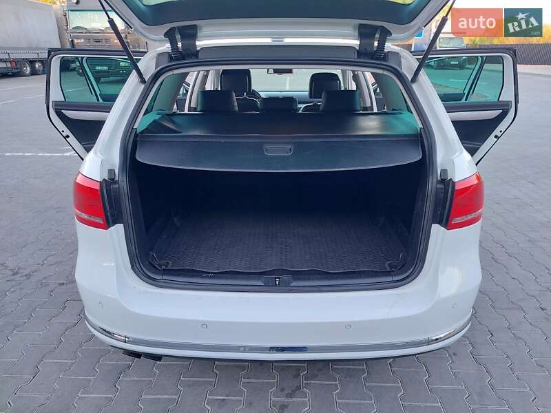 Универсал Volkswagen Passat 2013 в Одессе