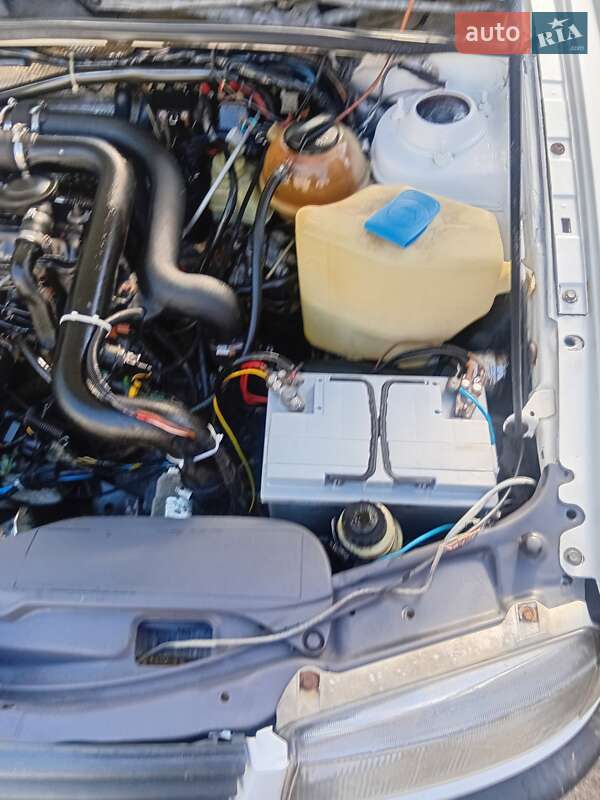 Універсал Volkswagen Passat 1994 в Іваничах