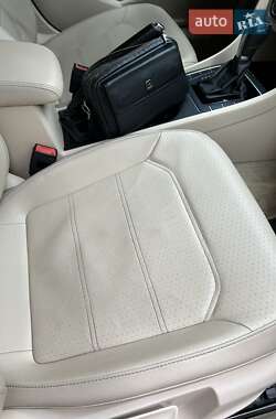Седан Volkswagen Passat 2013 в 