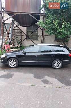 Універсал Volkswagen Passat 2010 в Києві