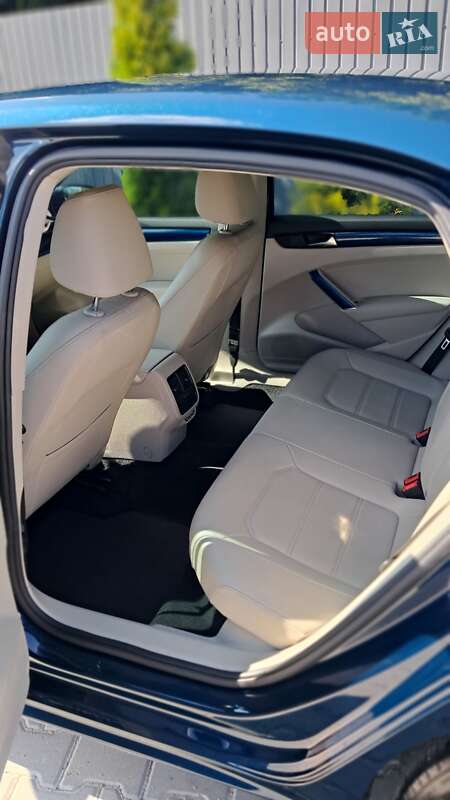 Седан Volkswagen Passat 2021 в Микулинцях