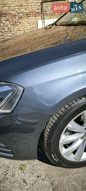 Универсал Volkswagen Passat 2011 в Киеве