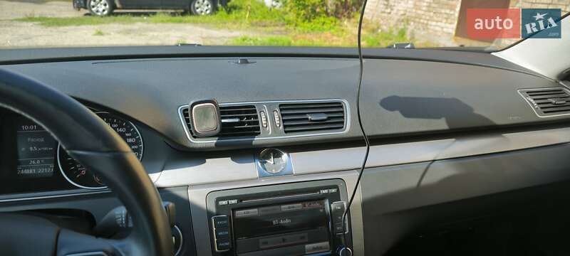 Универсал Volkswagen Passat 2011 в Киеве