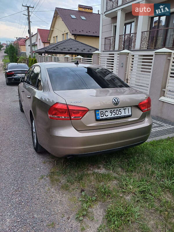 Седан Volkswagen Passat 2014 в Львові