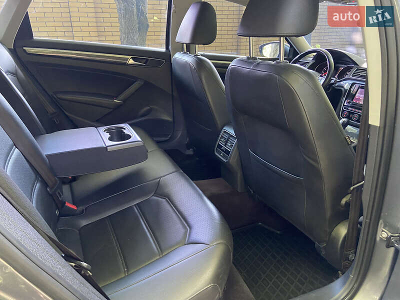 Седан Volkswagen Passat 2018 в Хмельницькому