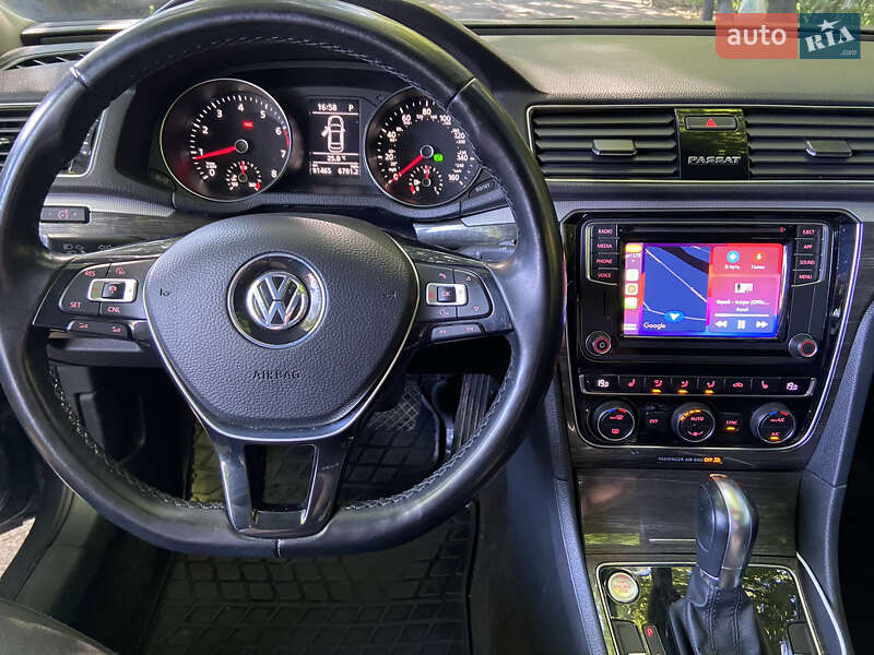 Седан Volkswagen Passat 2018 в Хмельницькому