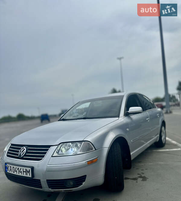 Седан Volkswagen Passat 2001 в Киеве