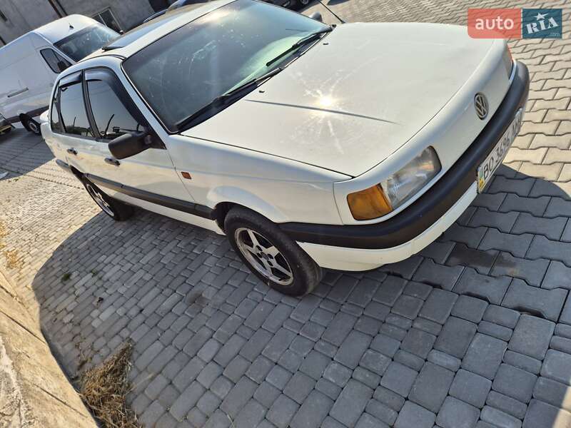 Седан Volkswagen Passat 1988 в Каменец-Подольском