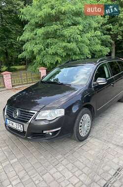 Універсал Volkswagen Passat 2008 в Володимирці