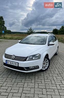 Универсал Volkswagen Passat 2011 в Дрогобыче