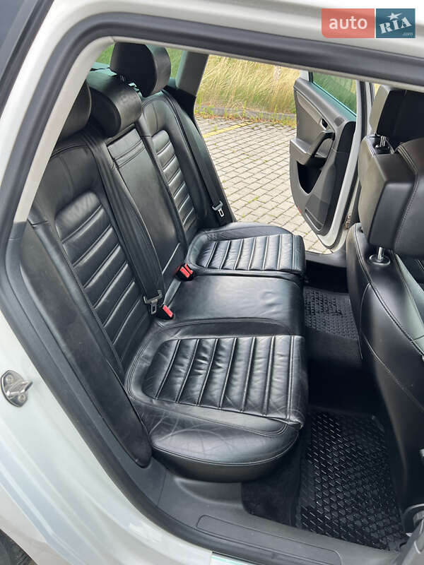 Универсал Volkswagen Passat 2011 в Дрогобыче