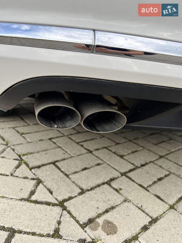 Универсал Volkswagen Passat 2011 в Дрогобыче
