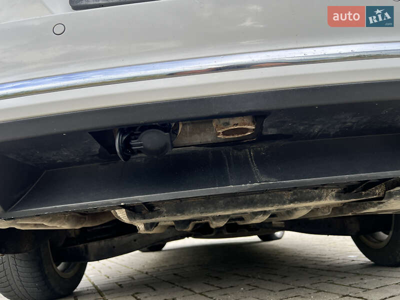 Универсал Volkswagen Passat 2011 в Дрогобыче