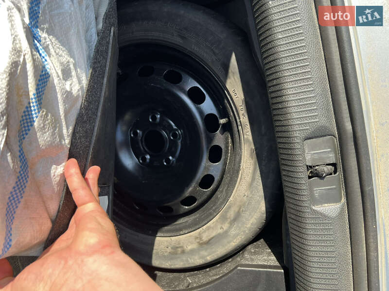 Универсал Volkswagen Passat 2011 в Киеве фото 19 Универсал Volkswagen Passat 2011 в Киеве