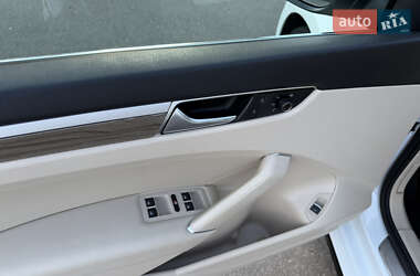 Седан Volkswagen Passat 2016 в 