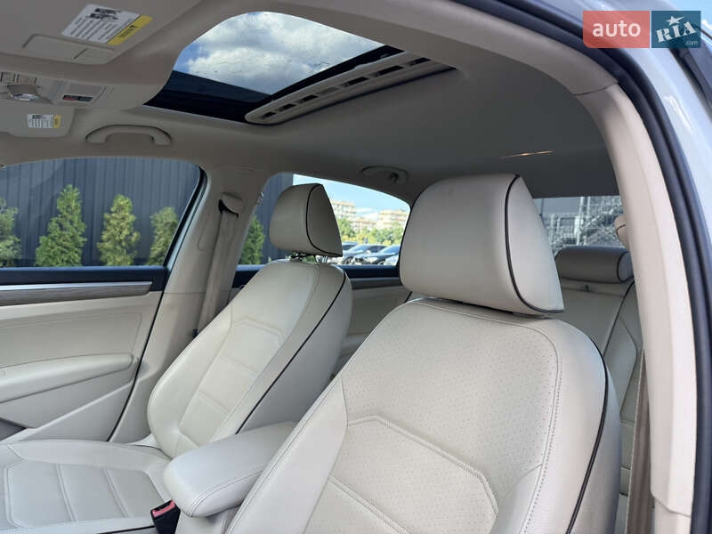 Седан Volkswagen Passat 2016 в Киеве