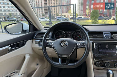 Седан Volkswagen Passat 2016 в 