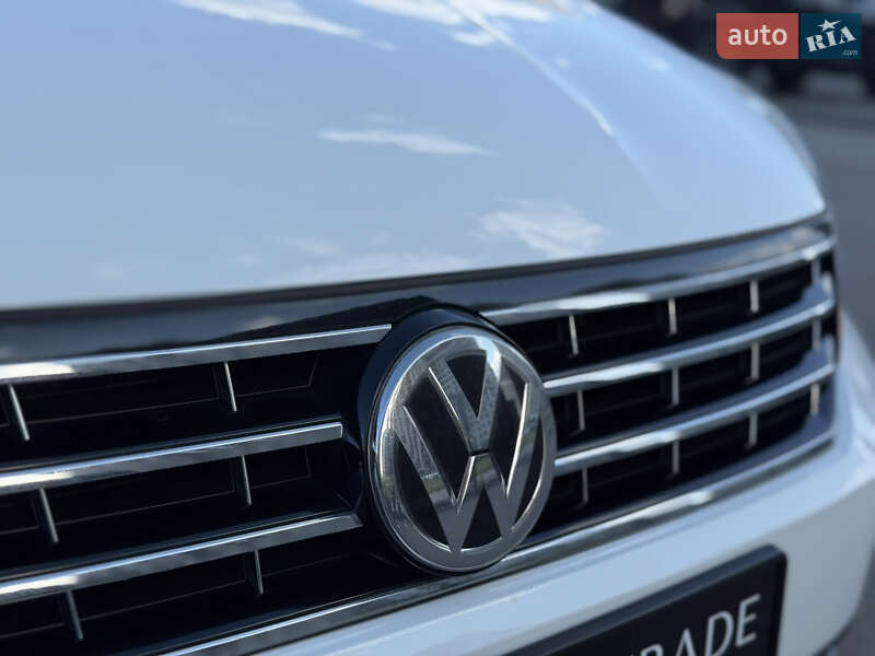 Седан Volkswagen Passat 2016 в Киеве