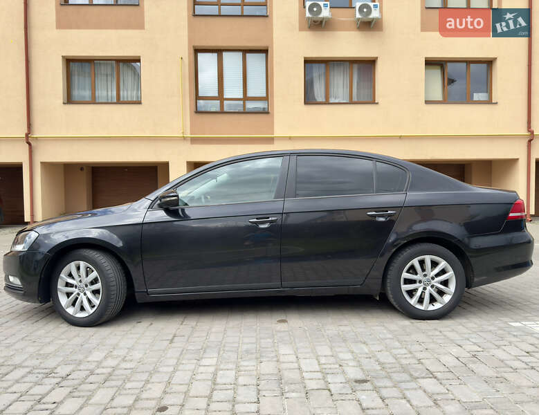 Седан Volkswagen Passat 2014 в Львове